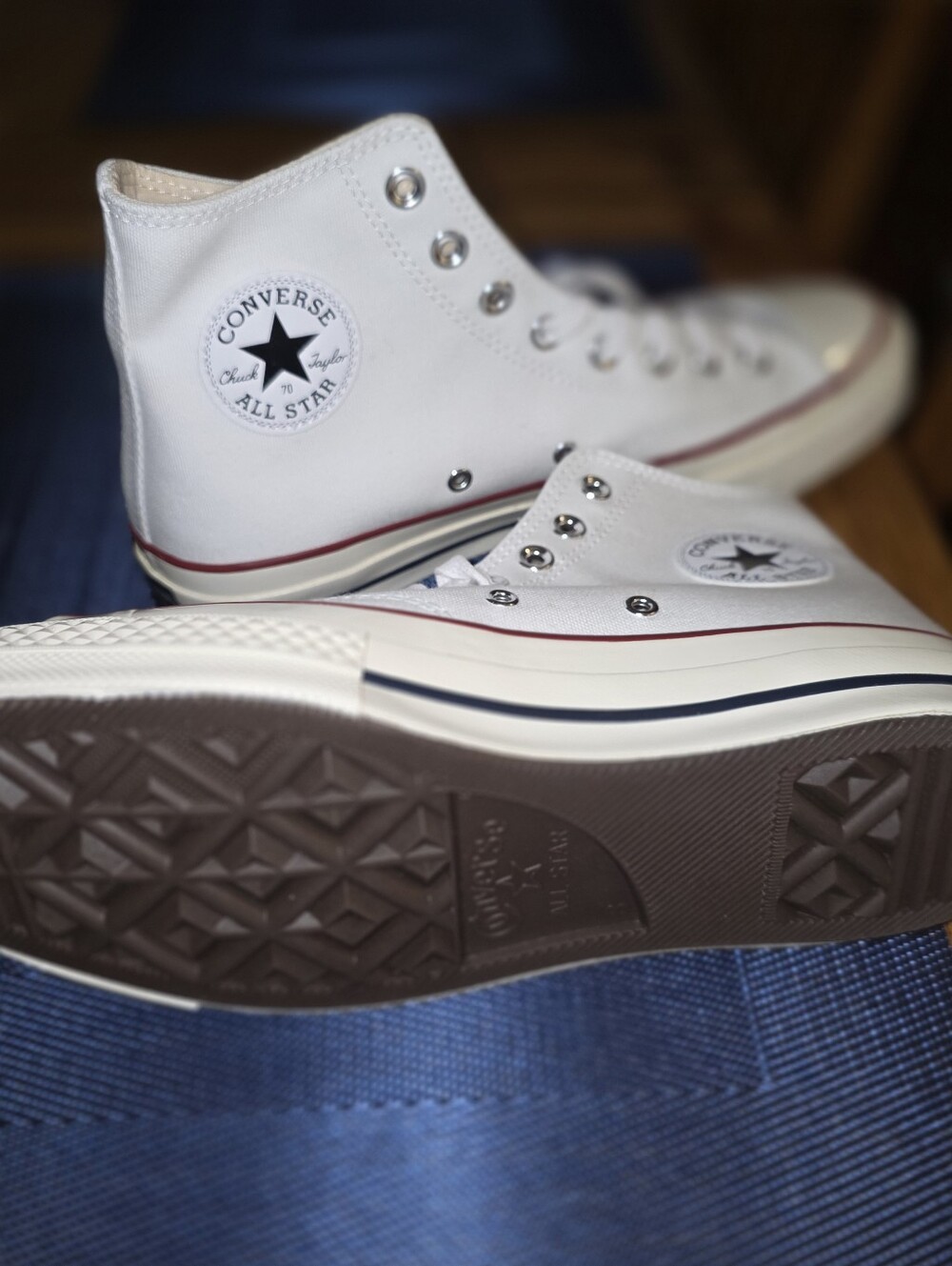 Converse White High Top Sneakers with Red Trim NEW - Picture 3 of 4